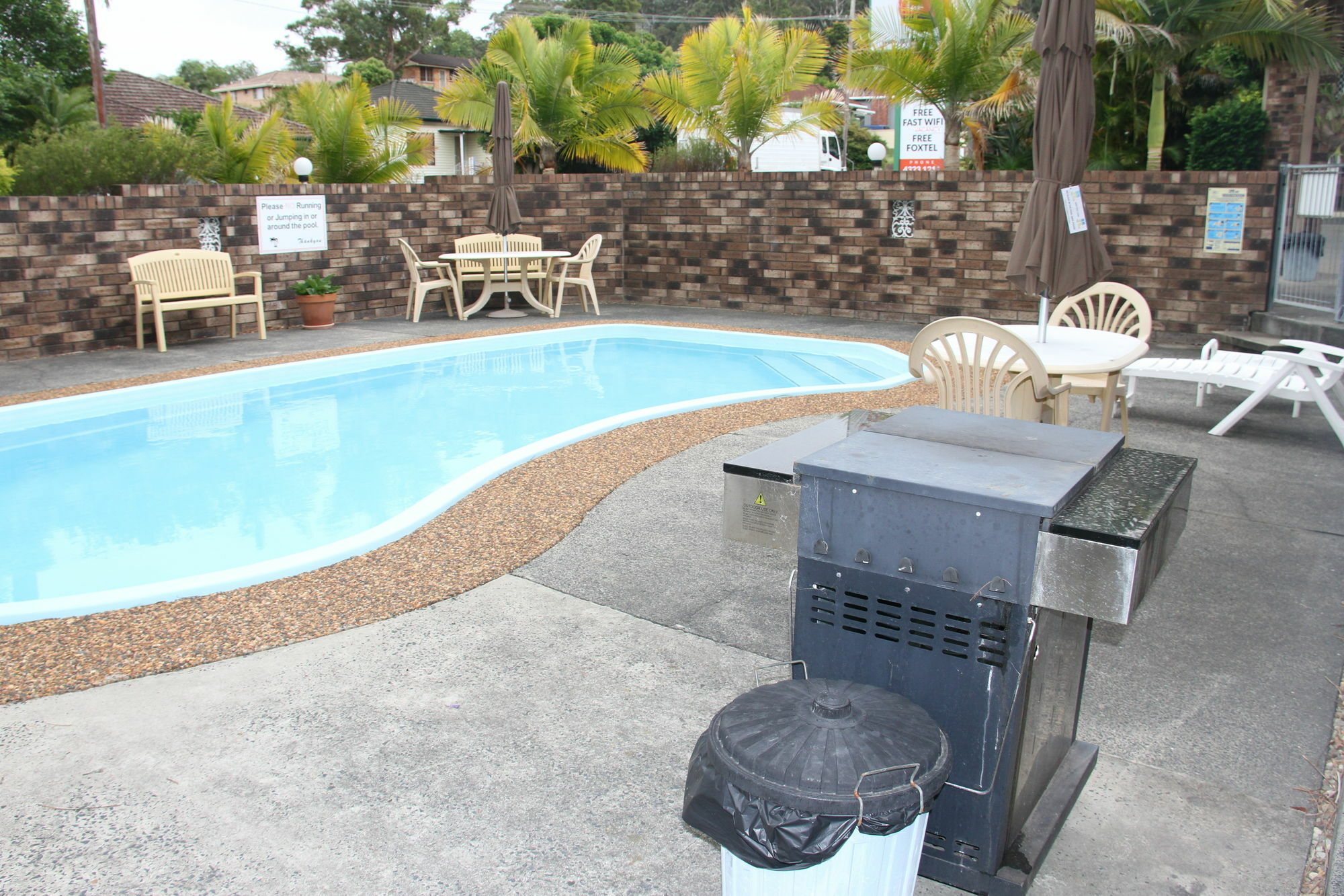 Gosford Palms Motor Inn Exteriör bild